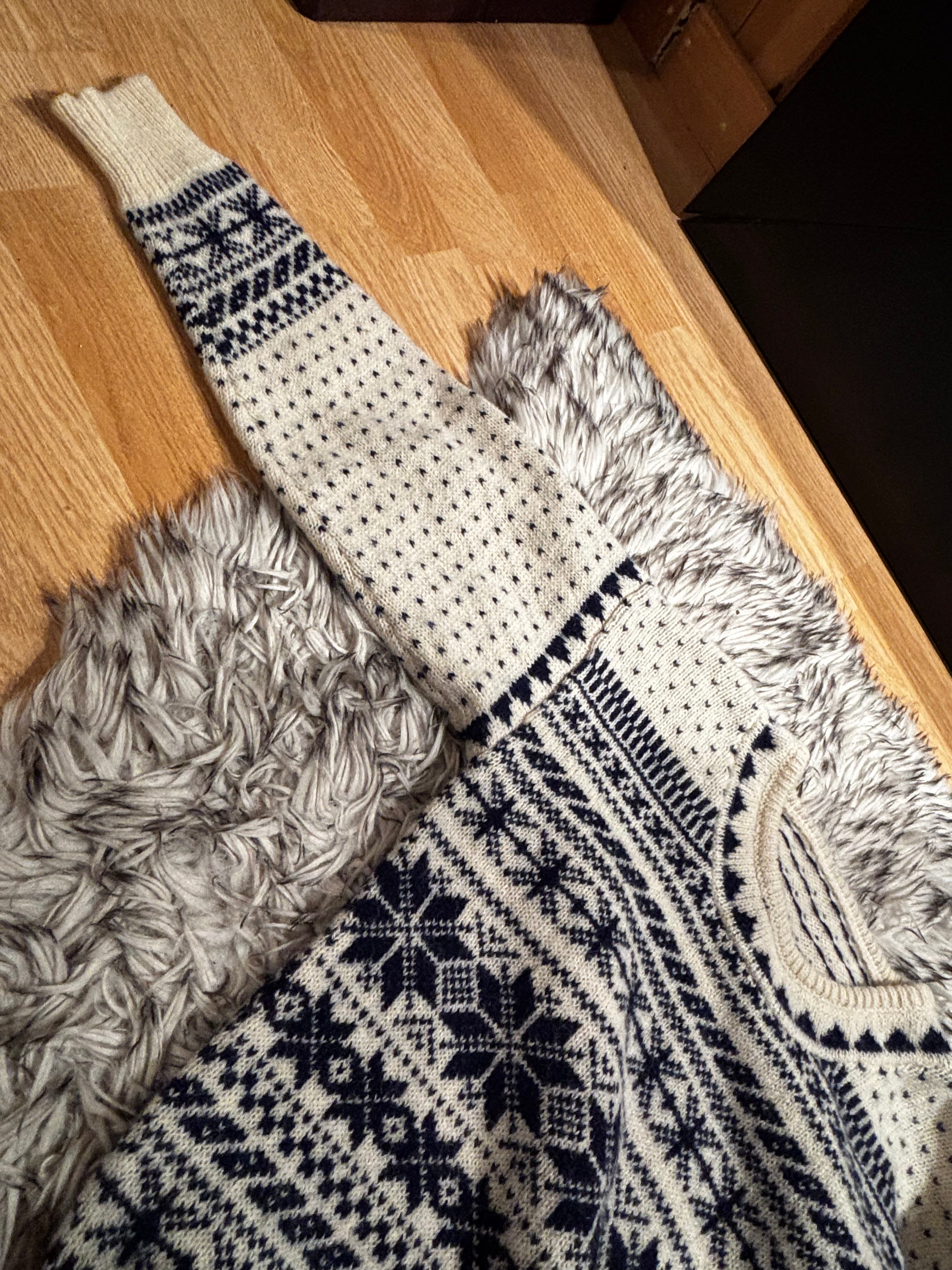 ♡︎. Vintage Nordic Wool Sweater S