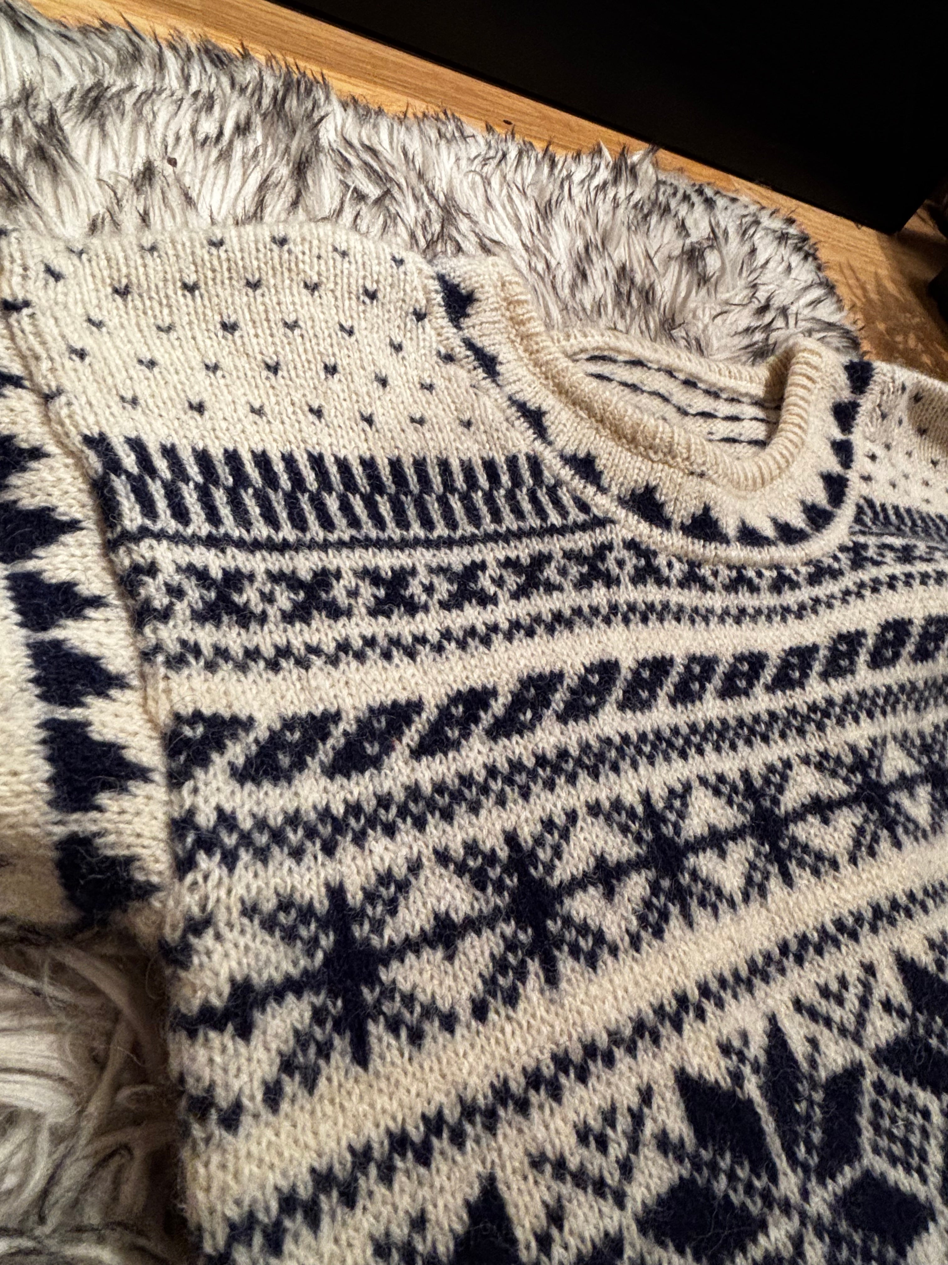 ♡︎. Vintage Nordic Wool Sweater S