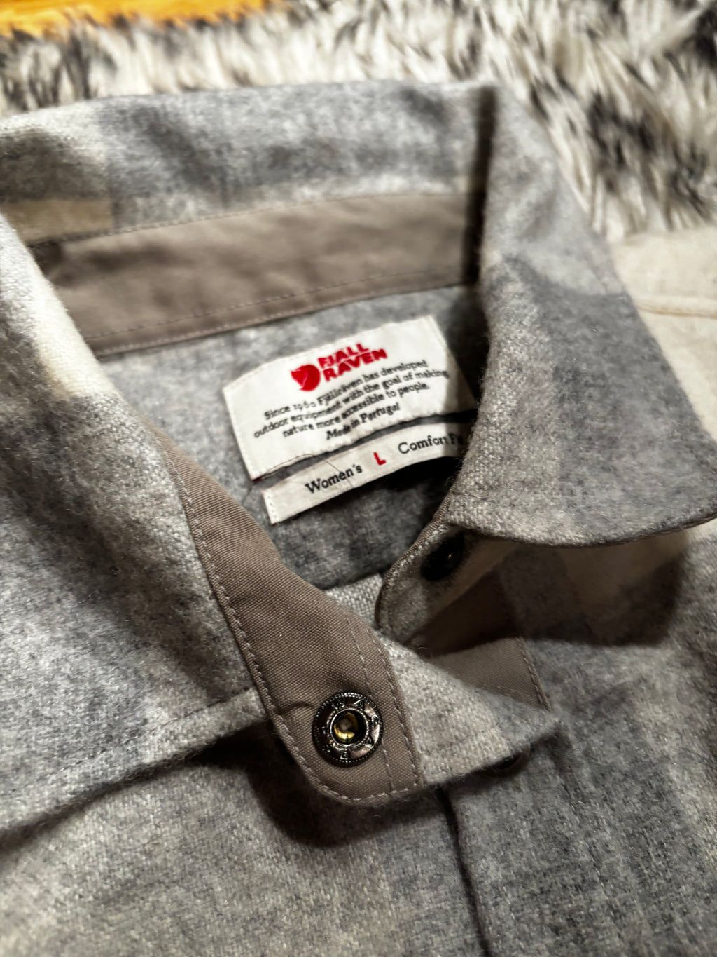 Fjällräven Grey Plaid Flannel Shirt – Women’s Large (NWOT)