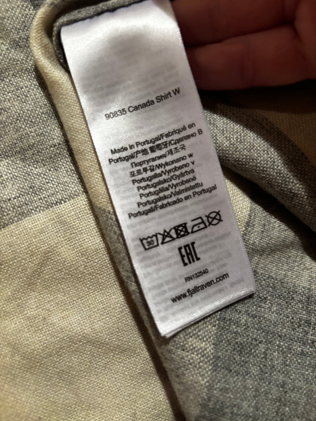 Fjällräven Grey Plaid Flannel Shirt – Women’s Large (NWOT)
