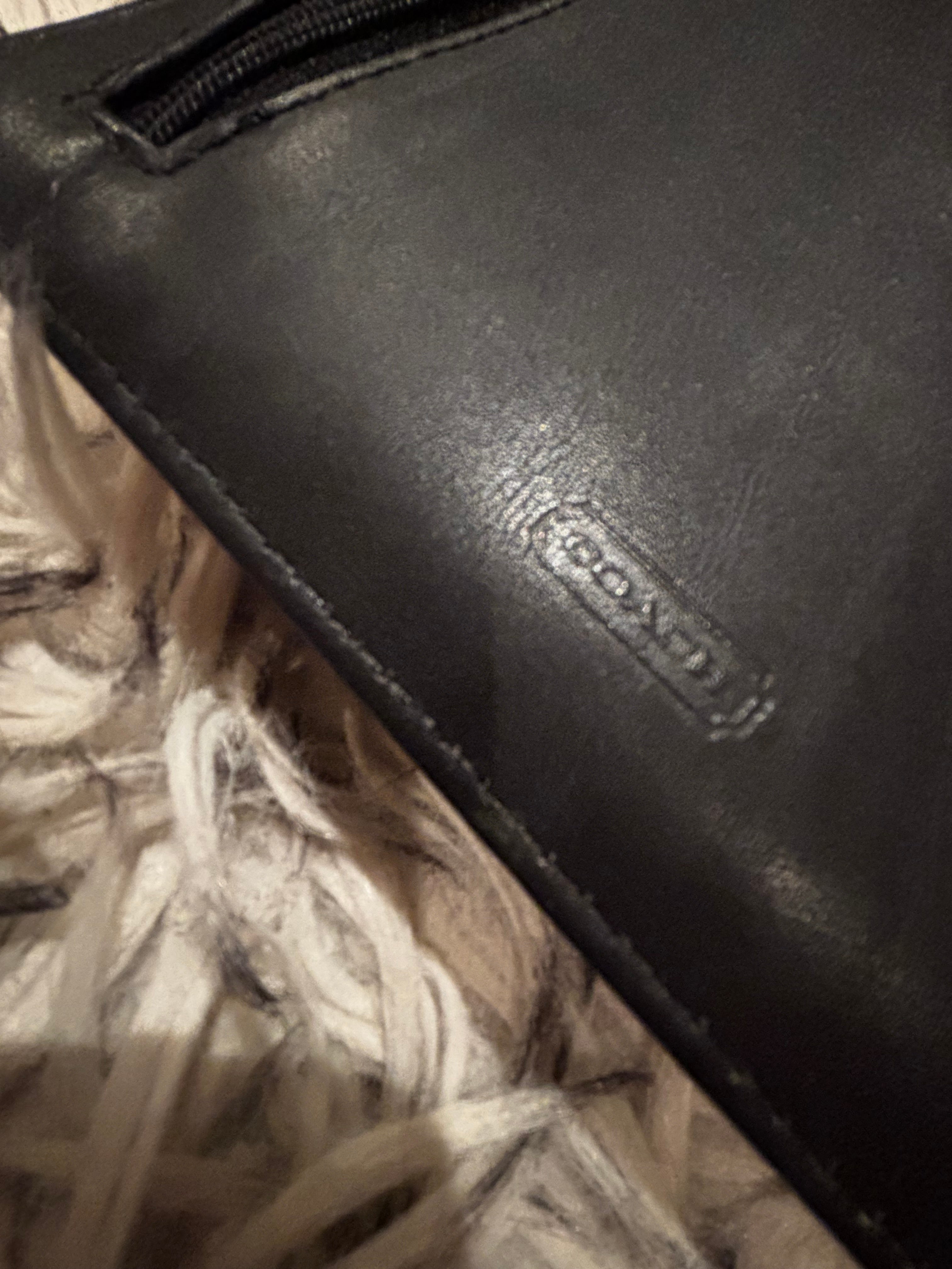 Pre Loved Coach Black Leather Crossbody Flight Bag ♡︎